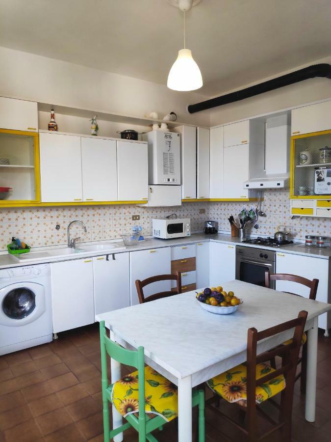Freedom House Apartment ลาสเปเซีย ภายนอก รูปภาพ